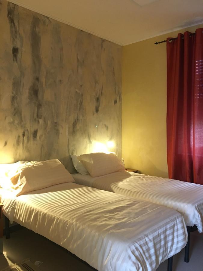 B & B La Guesthouse Poirino Екстериор снимка