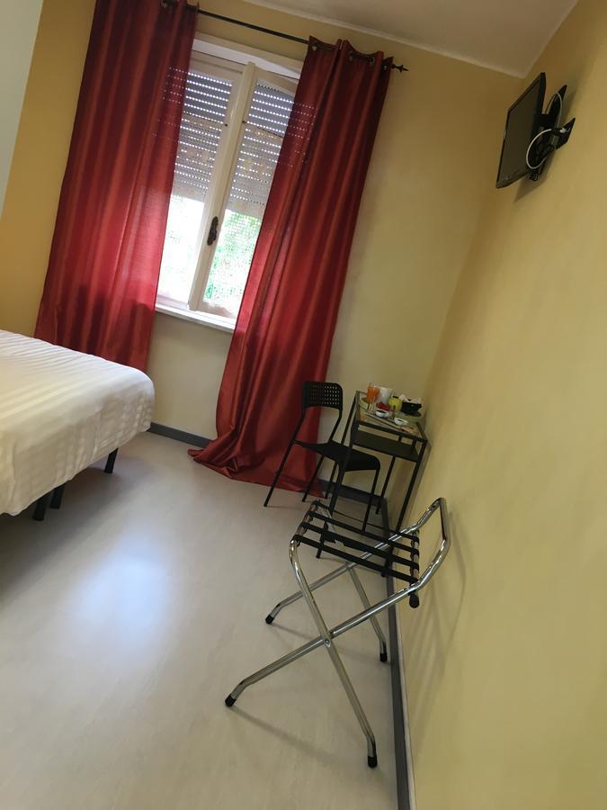 B & B La Guesthouse Poirino Екстериор снимка
