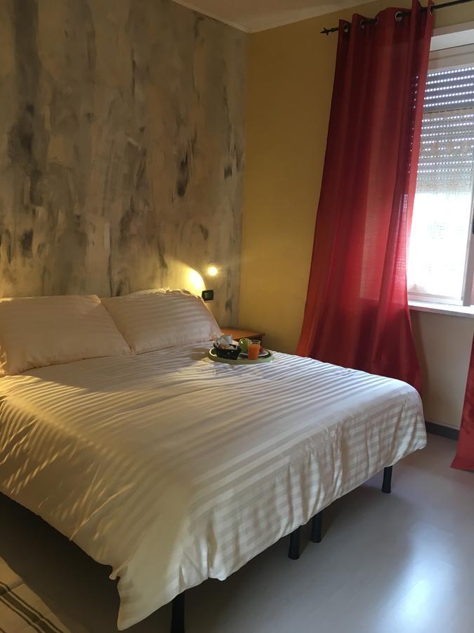B & B La Guesthouse Poirino Екстериор снимка