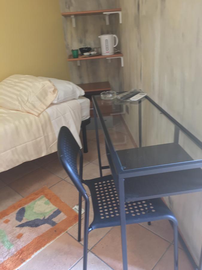 B & B La Guesthouse Poirino Екстериор снимка