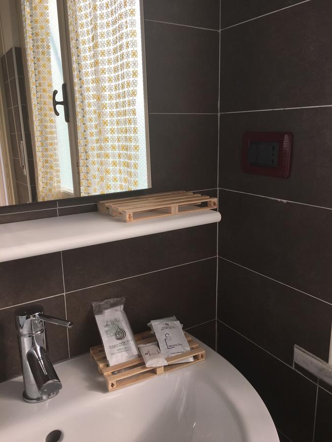 B & B La Guesthouse Poirino Екстериор снимка