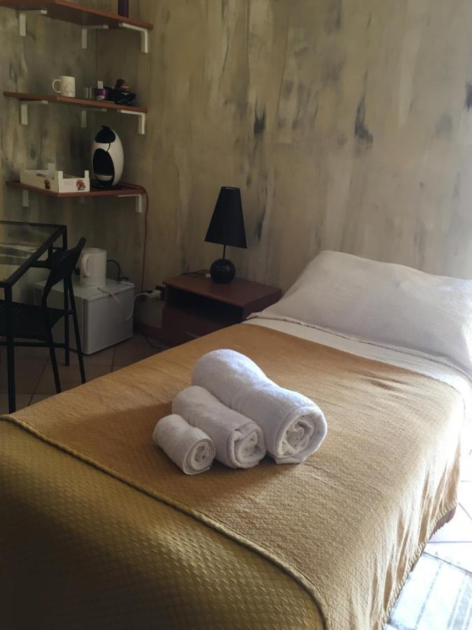 B & B La Guesthouse Poirino Екстериор снимка